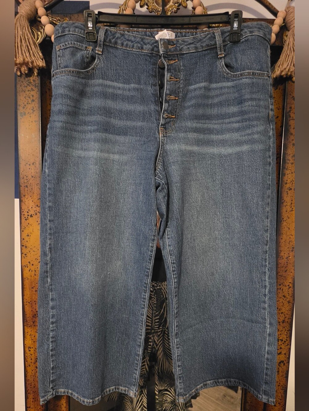 Time and Tru Women's Cropped Button-Fly Denim Jeans - Blue